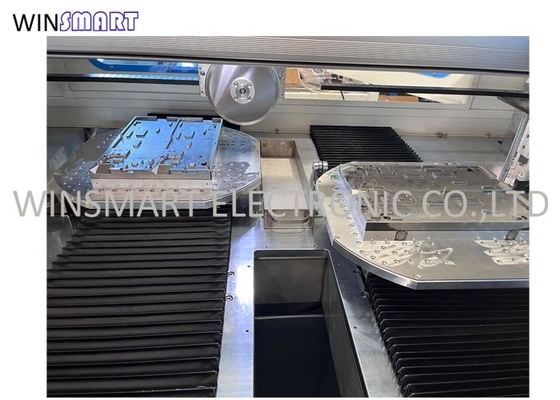 Macchina per la ripartizione dei pannelli di PCB a doppia tavola a V-cut con lame da sega o bit di routing