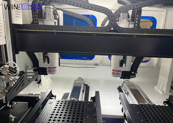 Un buon prezzo. Max 100.000 giri al minuto Alta velocità doppio tavolo Inline PCB Router Machine Precisione ± 0,05 mm in linea